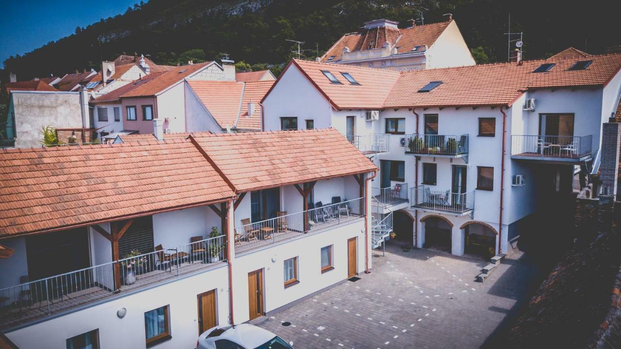 Apartman Rezidence Mikulov Exterior photo